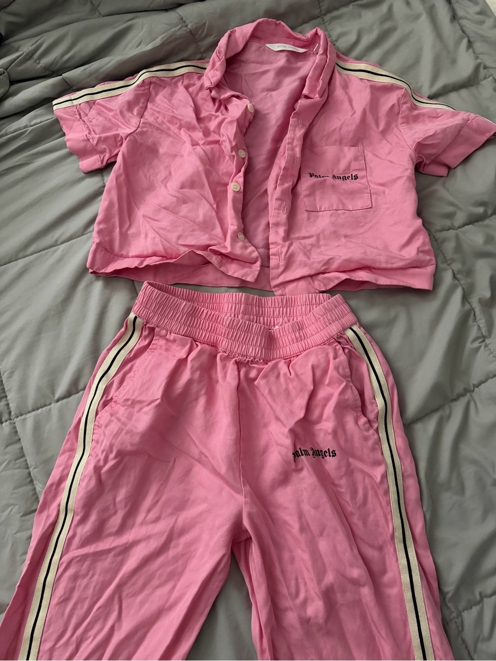 Palm Angels Kids Pink Logo Two-Piece Pajama Set with Stripe Trim